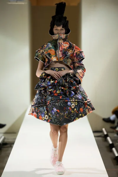 Look 15